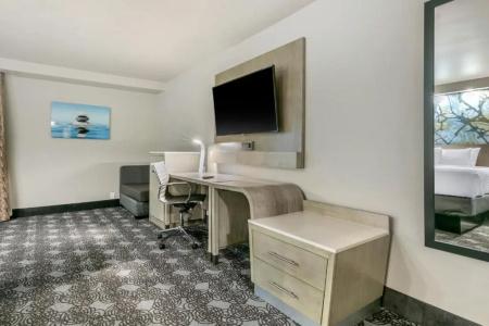 Clarion Inn - 58