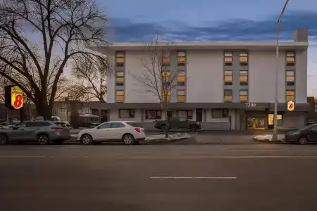 Super 8 by Wyndham Chicago IL - 30
