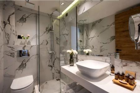 Emily's Luxury Suites - 32