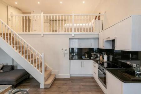 Queensgate Court - 333