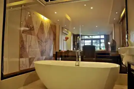 Issara Boutique Winery - 150