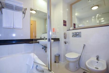 Premier Inn Dubai Investments Park - 8