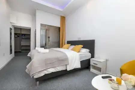 Tesla Boutique  & Rooms - 26