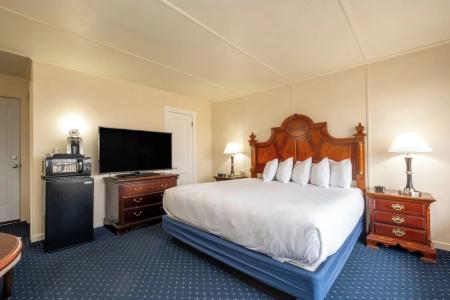 Days Inn by Wyndham - 53