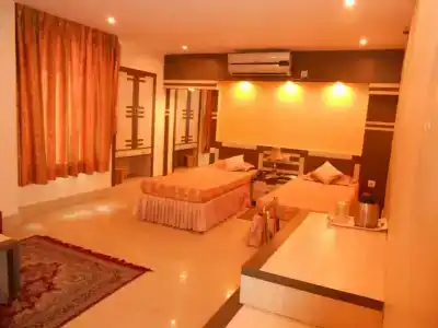 Executive Tower - 93