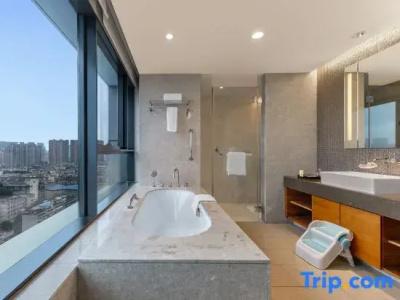 Ascott Raffles City - 141