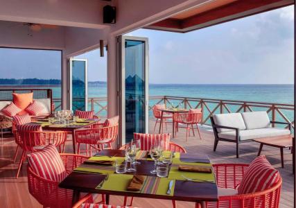 Mercure Maldives Kooddoo Resort - 13