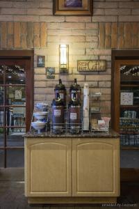 Comfort Suites At Sabino Canyon - 13