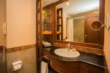 Shangri-La, - 8