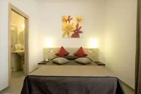 Ara Pacis Inn - 2