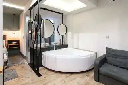 Thalassa Apart - 84