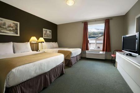 Super 8 by Wyndham BC - 3
