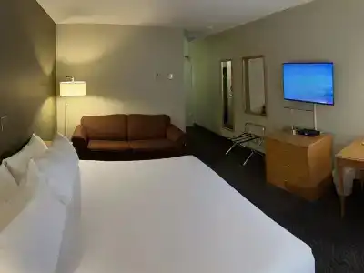 Heritage Inn & Convention Centre - - 25