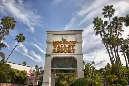 Legacy Resort & Spa - 18