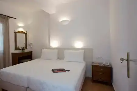Alexandra - 3