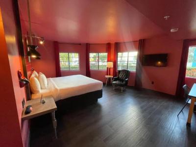 Gaythering - Gay Hotel - All Adults Welcome - 38