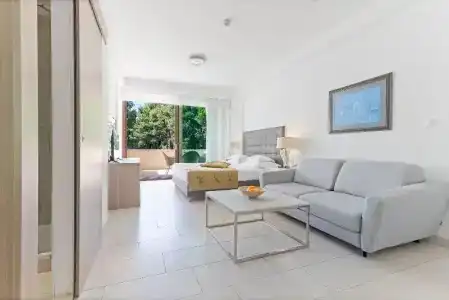 The Residence - 276