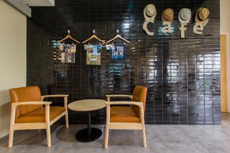 Lazy Sunday hostel - 11