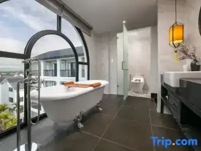 Shining Riverside & Spa - 120
