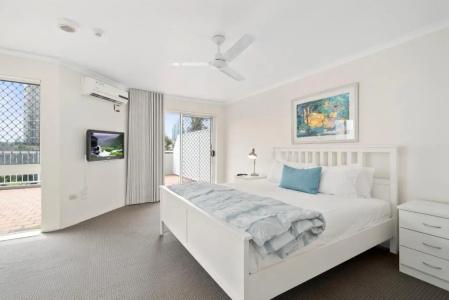 Markham Court - 83