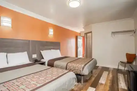 Economy Inn Hollywood - 38