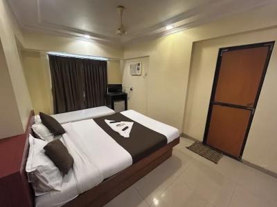 Lucky Goregaon - 28