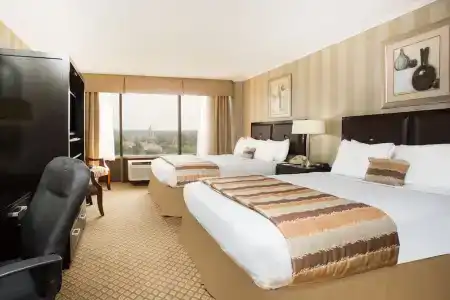 Ramada by Wyndham Downtown & Conference Center - 29