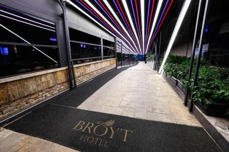 Broyt Suites - 14
