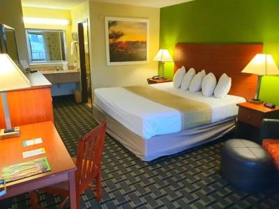 Days Inn by Wyndham Lookout Mountain West - 17