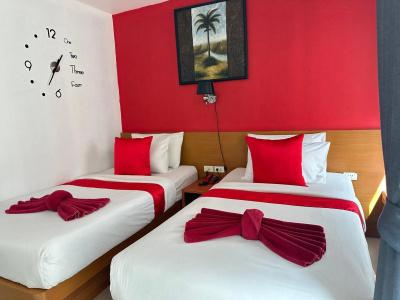 Pj Patong Resortel - 2