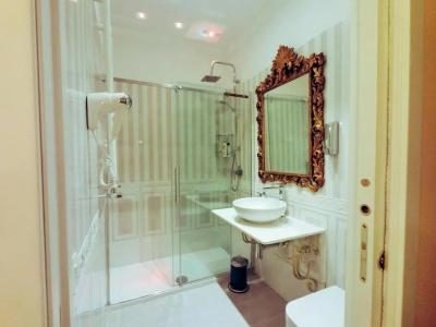Impero Vaticano Suites Guest House - 181