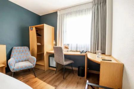 Travelodge Alicante Puerto - 68