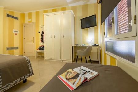 Vittorio Emanuele Boutique - 39
