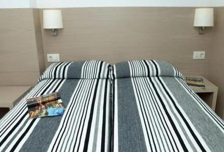 Almirall Apartaments - 42
