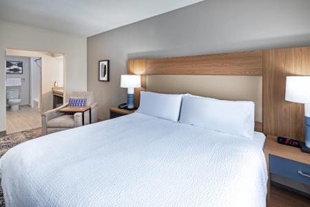 Hawthorn Suites by Wyndham DFW Airport North - 5