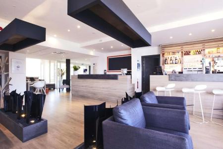 Kyriad Prestige Vannes Centre-Palais des Arts - 1