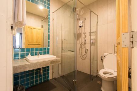 Lazy Sunday hostel - 6