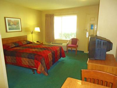 Hometowne Studios by Red Roof - University Pkwy - 4