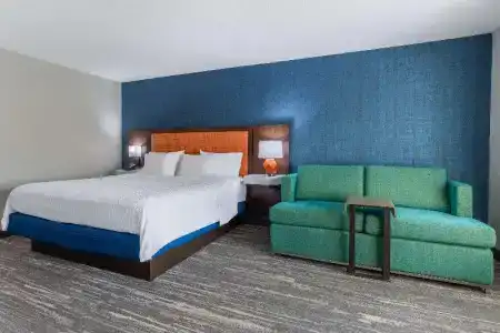 Hampton Inn - 71