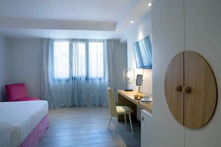 Alley Boutique and Spa - 77