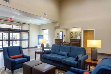 Comfort Inn & Suites Airport - 12