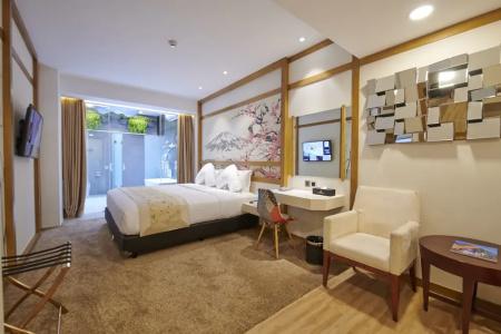 Verse Luxe Wahid Hasyim - 58