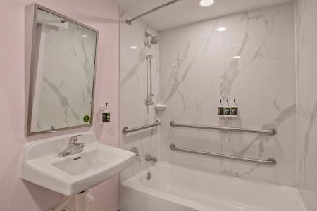Onyx Miami Airport - 32
