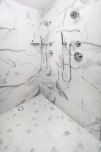 Thompson San Antonio Riverwalk - 7