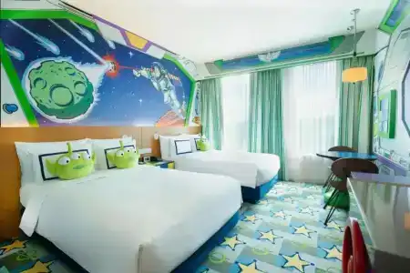 Toy Story Hotel - 6