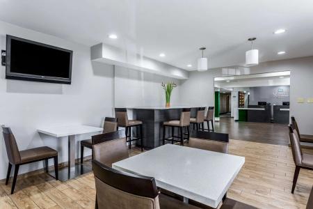 Quality Inn & Suites I-10 - 22