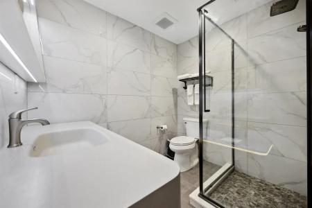 Ramada by Wyndham Flushing - 9