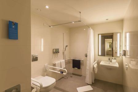 Hampton By Hilton Frankfurt Airport - 11