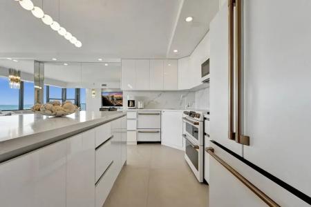 The Alexander All Suites - 425