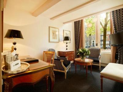 Ambassade - 70
